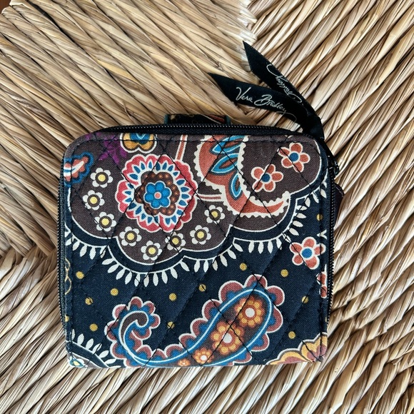 Vera Bradley Kensington wallet 🤎 - Picture 4 of 7